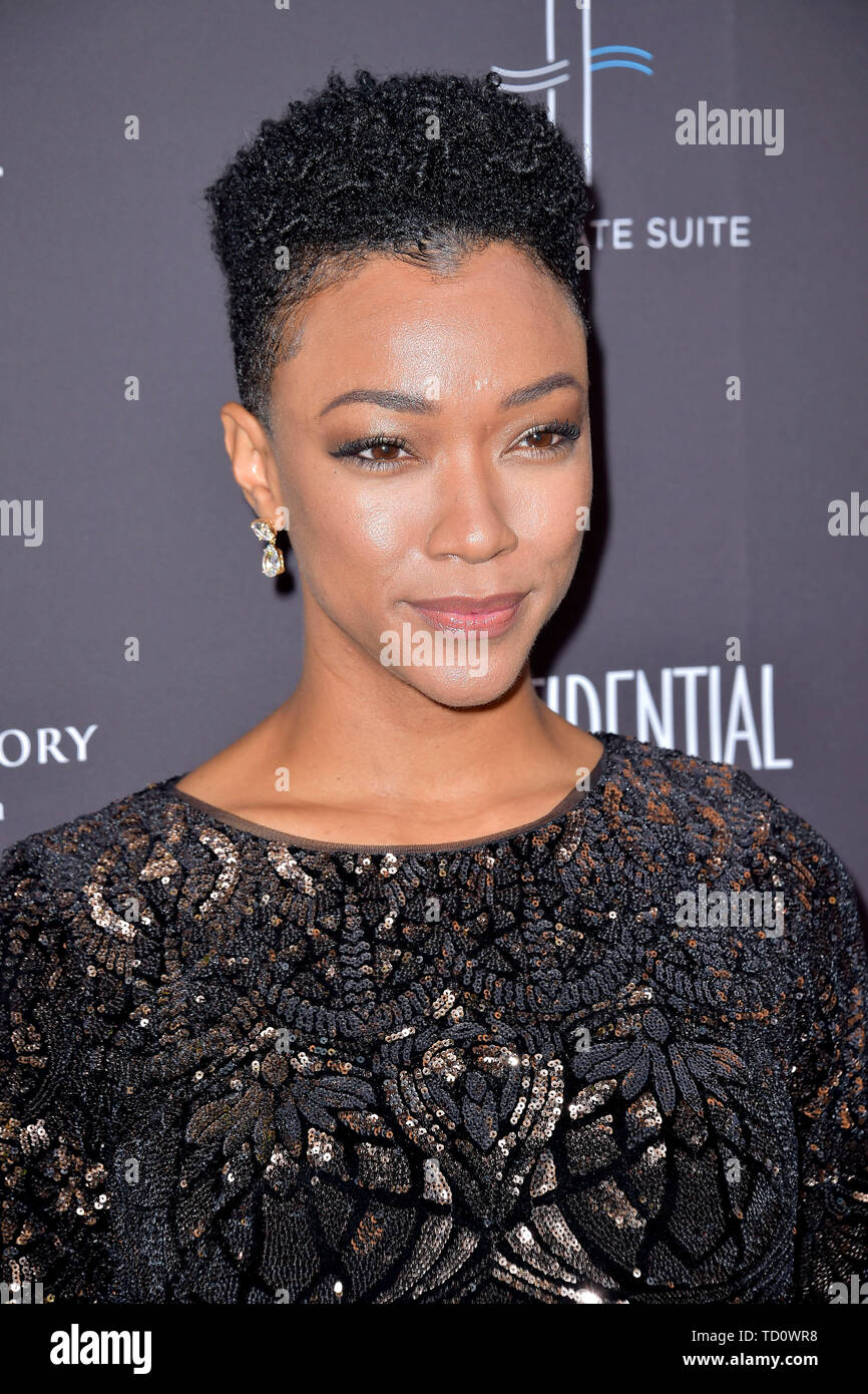 Sonequa Martin-Green au Los Angeles Magazine confidentiel à l'Hôtel Prix Impact de la ligne. Los Angeles, l'utilisation dans le monde entier 09.06.2019 | Banque D'Images