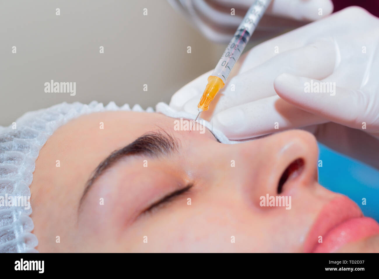 L'acide hyaluronique injection pour la procédure de rajeunissement du visage.  Close-up Photo Stock - Alamy