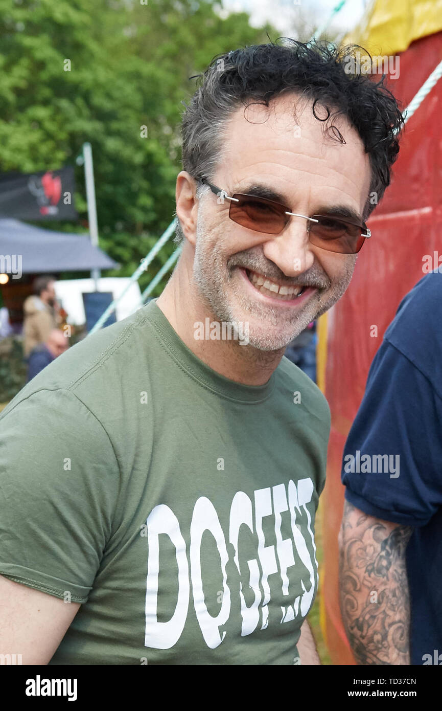 Claire Roller et Supervet Noel Fitzpatrick assister à Dogfest Sud tenue à Knebworth House. Comprend : Noel Fitzpatrick Où : Knebworth, Royaume-Uni Quand : 11 mai 2019 Credit : WENN Banque D'Images