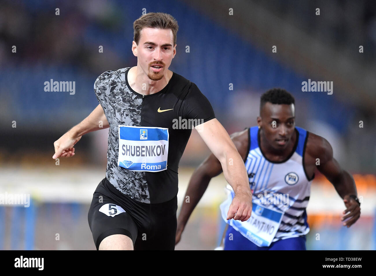 Sergey Shubenkov de Russie et Gabriel Constantino du Brésil en compétition dans l'épreuve du 110m haies à l'IAAF Diamond League Golden Gala Roma 06-06-2019 Banque D'Images