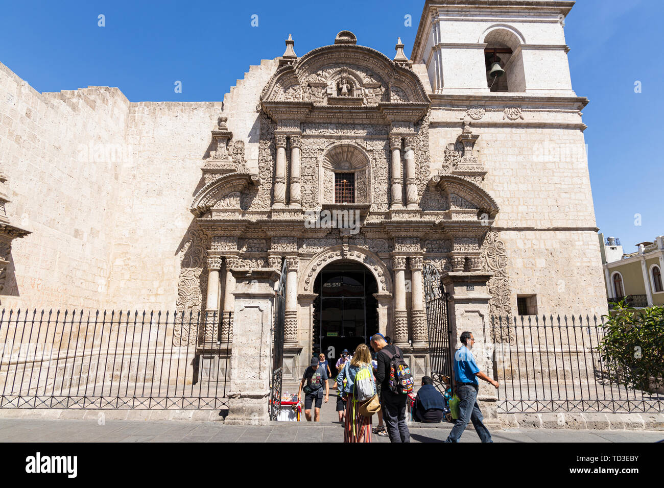 Façade extérieure de l'église de la Compania de Jesus, Compagnie de Jésus, catholique, Arequipa, Pérou, Amérique du Sud Banque D'Images