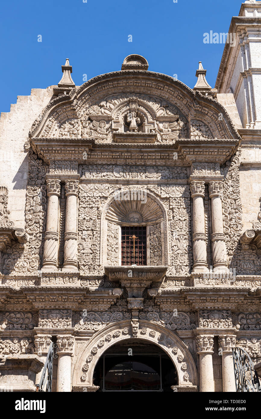 Façade extérieure de l'église de la Compania de Jesus, Compagnie de Jésus, catholique, Arequipa, Pérou, Amérique du Sud Banque D'Images