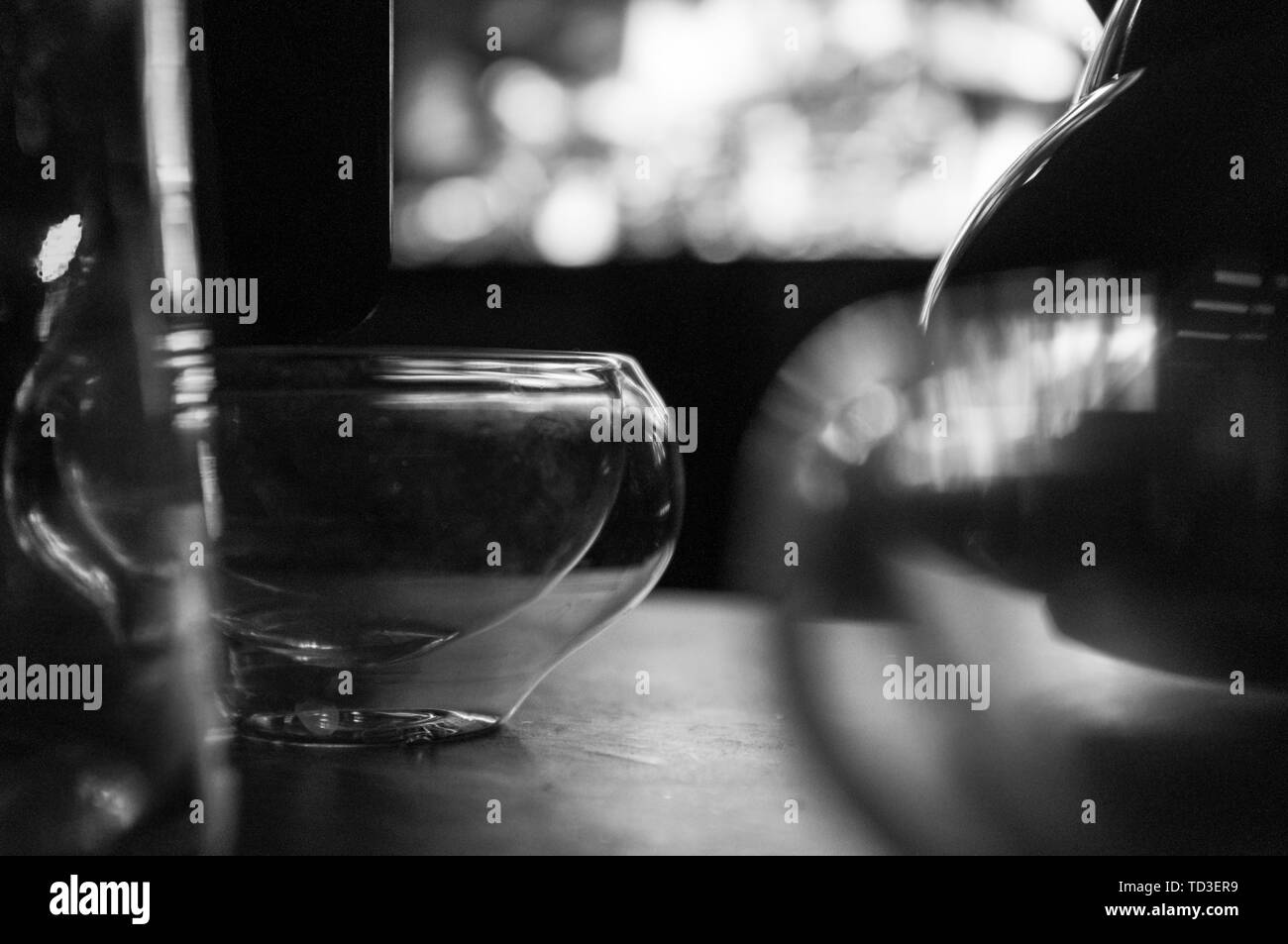 Plateau en verre sous vide pour tasse de thé Puer chinois, Close up, macro Banque D'Images