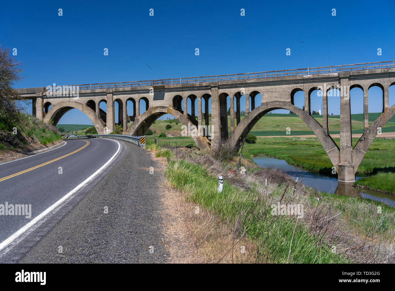 Le pont de chemin de fer en béton à Rosalia, Washington, USA. Banque D'Images