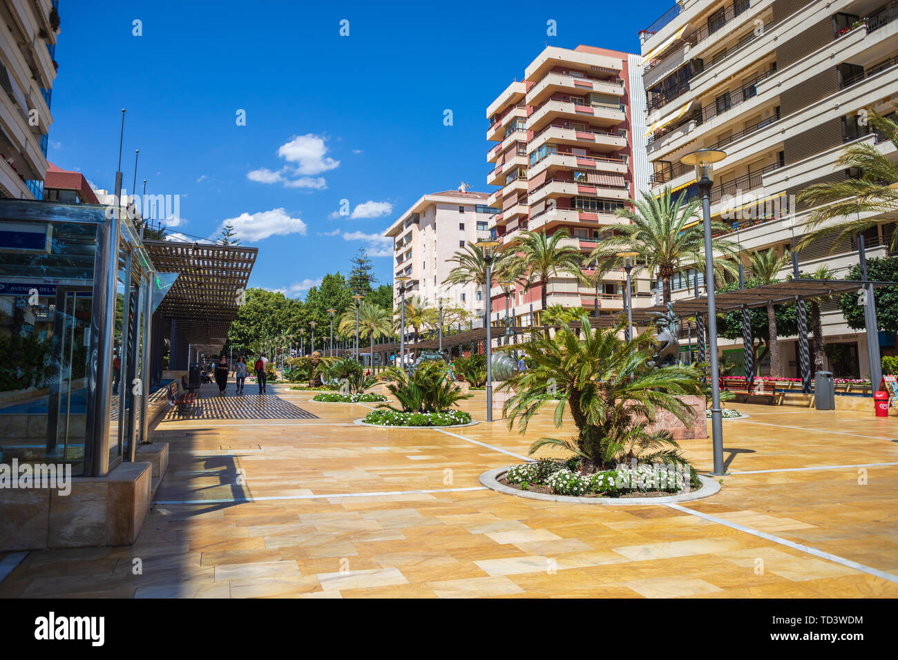 COSTA DEL SOL, ESPAGNE - CIRCA MAI 2019 : l'Avenida del Mar de Marbella. La Costa del Sol en Andalousie, Espagne Banque D'Images