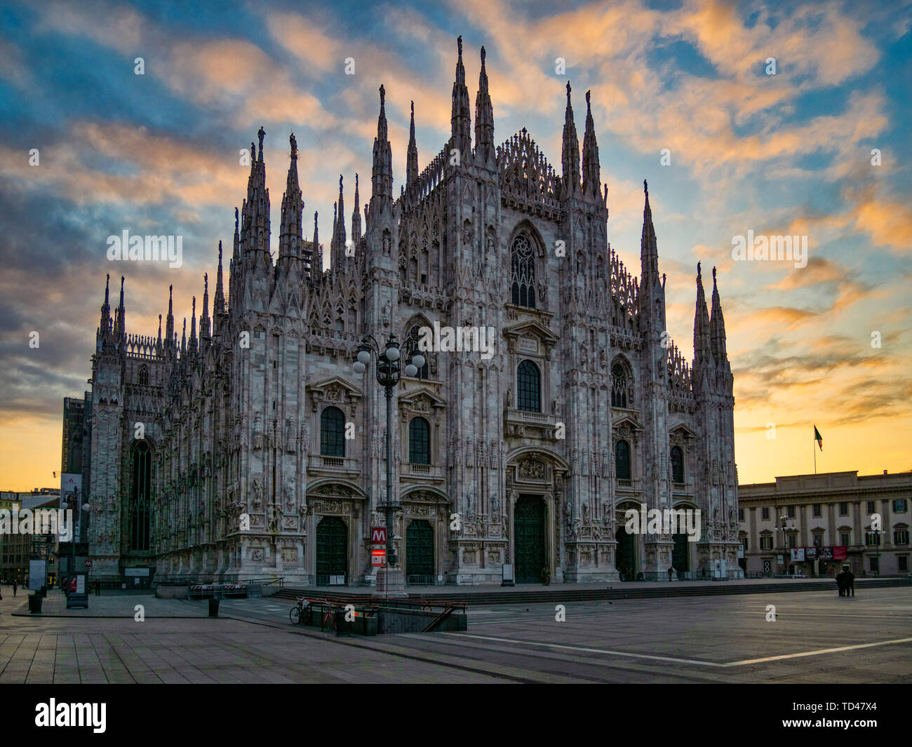Sainte Marie de nativité cathédrale (Duomo), au lever du soleil, Milan, Lombardie, Italie, Europe Banque D'Images