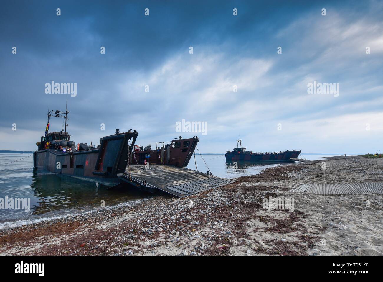 11.06.2019, depuis lundi, le 10 juin, la Marine royale britannique gère la guerre amphibie avec le débarquement de l'HMS Albion dans le nord de l'Eckernforder bay à proximité du camping Gut Ludwigsburg près de Langholz dans le cadre de l'Manovers BALTOPS 2019. LCU Mk 10 L9732 et L9734 avec rampes de la proue. Dans le monde d'utilisation | Banque D'Images