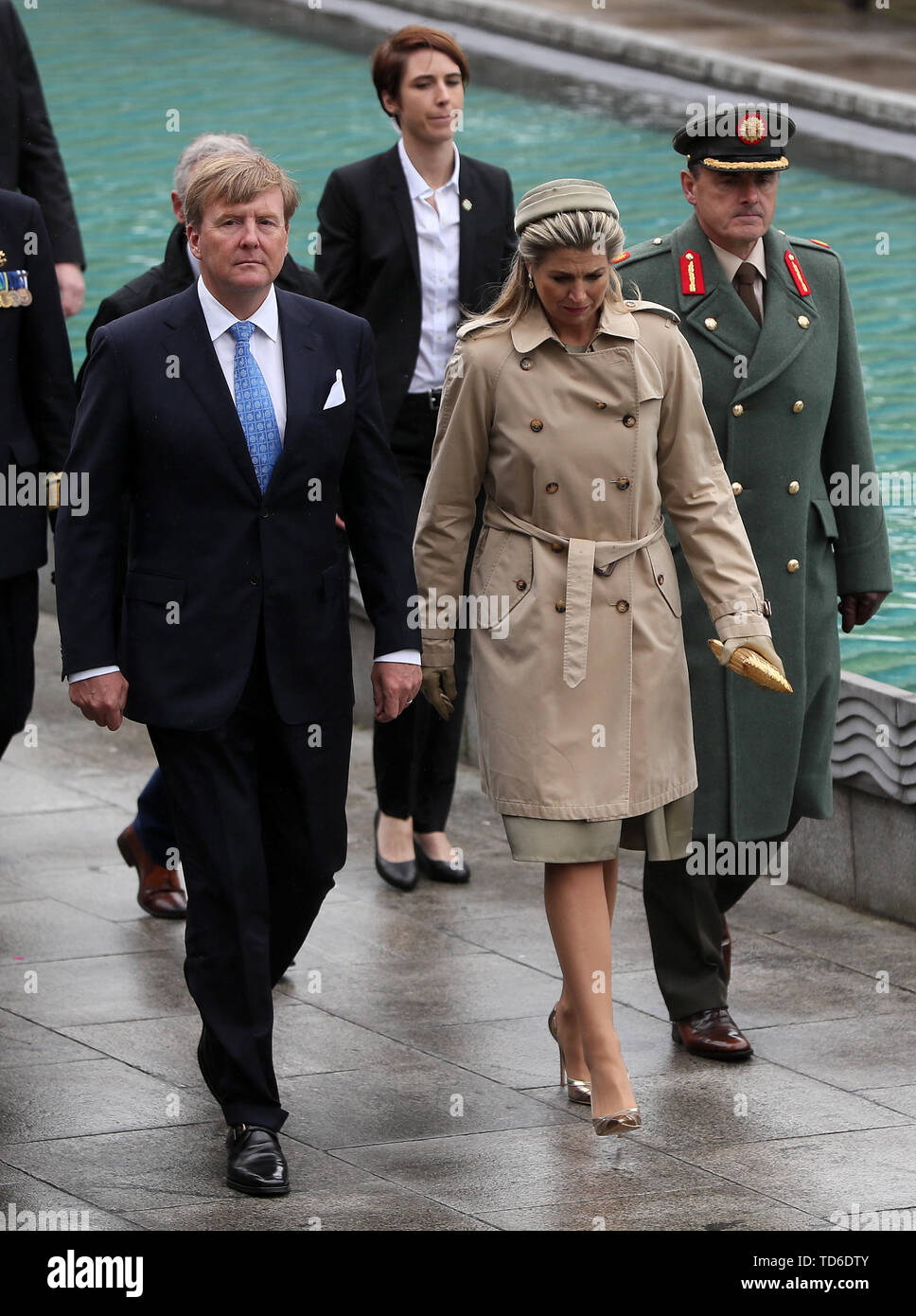 Leurs Majestés le Roi Willem-Alexander et Maxima La reine des Pays-Bas arrivent pour une cérémonie de dépôt de gerbes au Jardin du souvenir à Dublin au cours de la visite du couple royal à l'Irlande. Banque D'Images