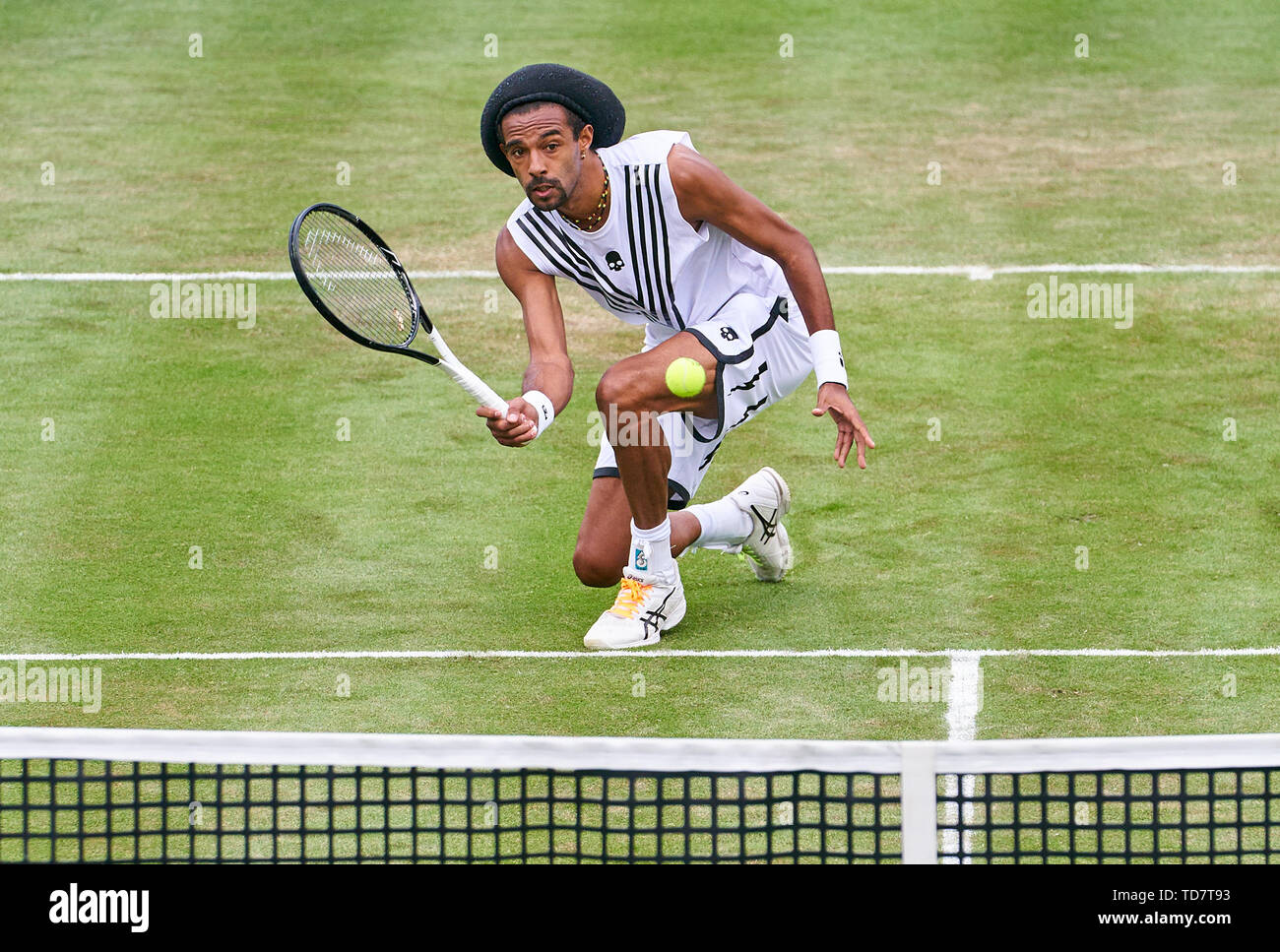 Stuttgart, Allemagne. 13 Juin, 2019. Dustin BROWN (GER) en action dans son match contre Alexander ZVEREV, GER à l'ATP Tennis Open Mercedes sur l'herbe à Stuttgart , Juin 13, 2019. Crédit : Peter Schatz/Alamy Live News Banque D'Images