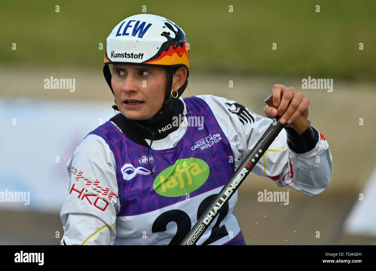 Lee Valley, Hertforshire, UK. 14 Juin, 2018. Elena Apel (GER). ICF 2019 Coupe du monde de slalom en canoë de Londres. Lee Valley white water centre. Womens C1 canoë. Le Hertfordshire. UK. 14/06/2019. Credit : Sport en images/Alamy Live News Crédit : Sport en images/Alamy Live News Banque D'Images