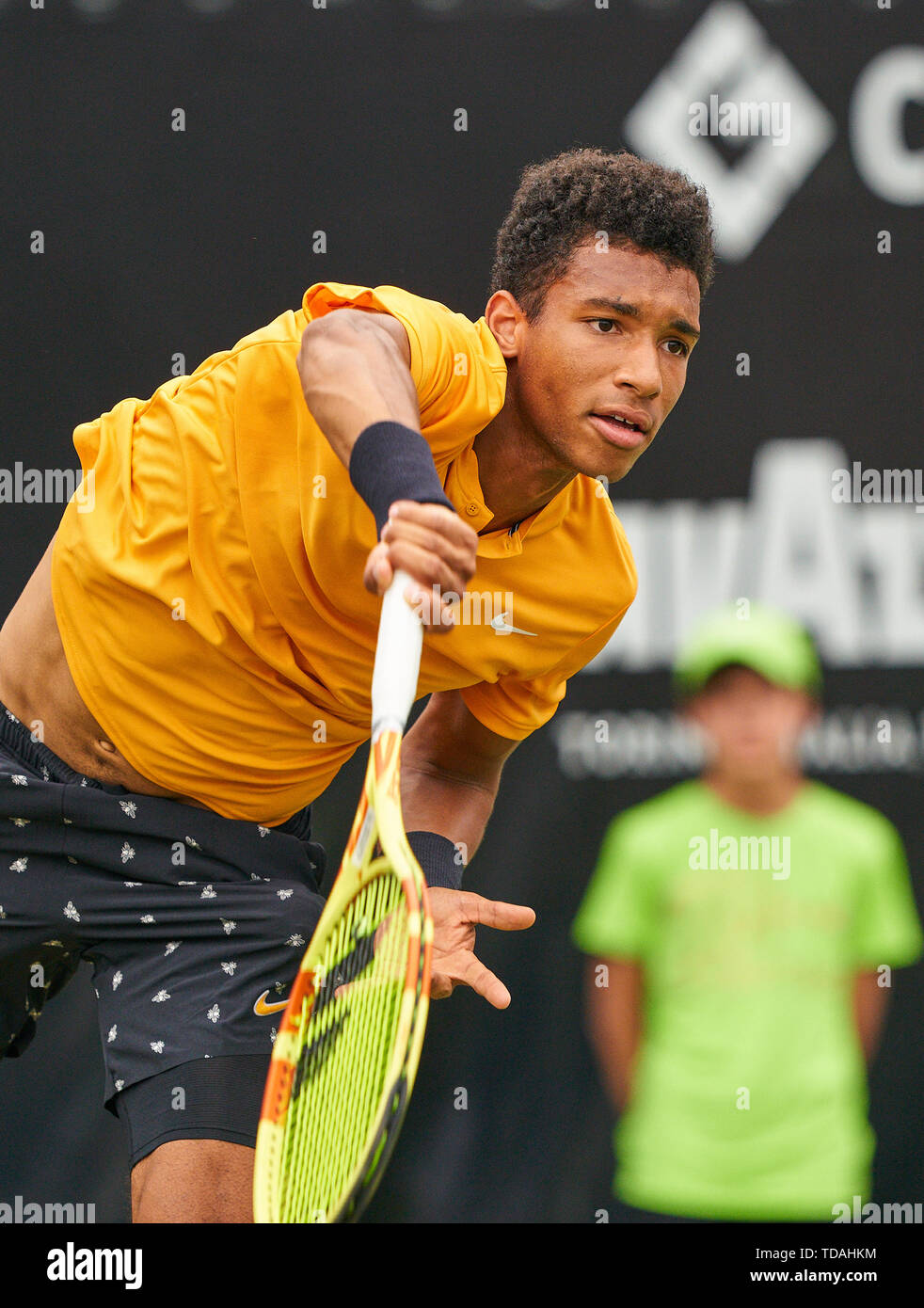 Stuttgart, Allemagne. 14 Juin, 2019. Felix AUGER-ALIASSIME (FRA) en action dans son match contre Dustin BROWN (GER) à l'ATP Tennis Mercedes Cup sur l'herbe à Stuttgart, le 14 juin 2019. Felix AUGER-ALIASSIME (FRA) a gagné 7-6, 6-7, 7-6 Crédit : Peter Schatz/Alamy Live News Banque D'Images