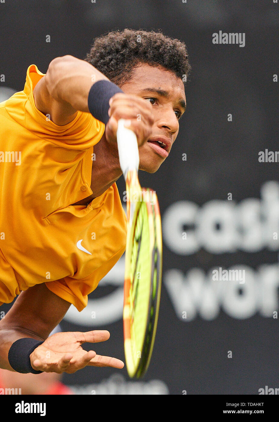 Stuttgart, Allemagne. 14 Juin, 2019. Felix AUGER-ALIASSIME (FRA) en action dans son match contre Dustin BROWN (GER) à l'ATP Tennis Mercedes Cup sur l'herbe à Stuttgart, le 14 juin 2019. Felix AUGER-ALIASSIME (FRA) a gagné 7-6, 6-7, 7-6 Crédit : Peter Schatz/Alamy Live News Banque D'Images