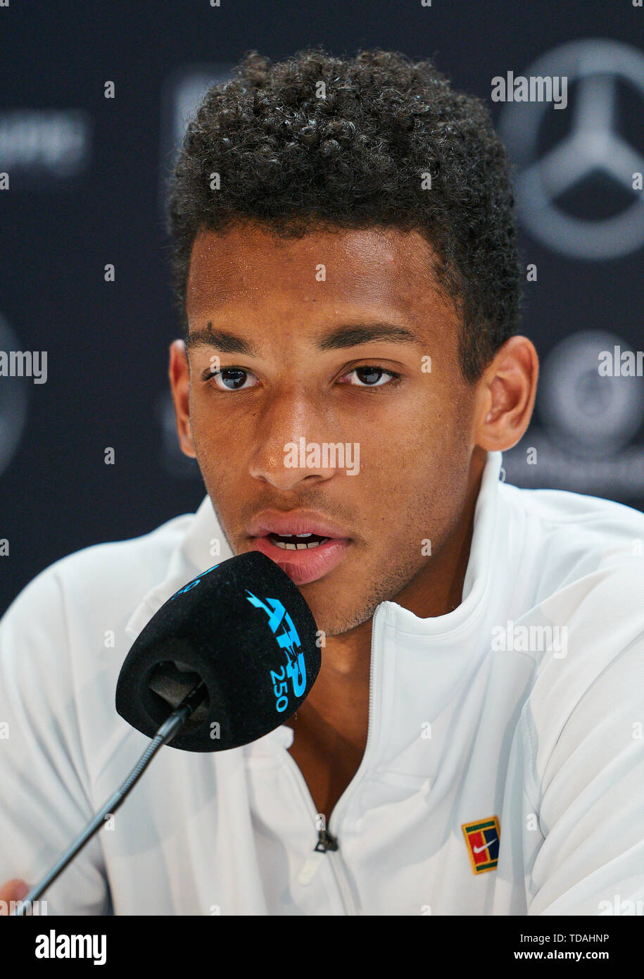 Stuttgart, Allemagne. 14 Juin, 2019. Felix AUGER-ALIASSIME (FRA) dans la conférence de presse après son match contre Dustin BROWN (GER) à l'ATP Tennis Mercedes Cup sur l'herbe à Stuttgart, le 14 juin 2019. Felix AUGER-ALIASSIME (FRA) a gagné 7-6, 6-7, 7-6 Crédit : Peter Schatz/Alamy Live News Banque D'Images