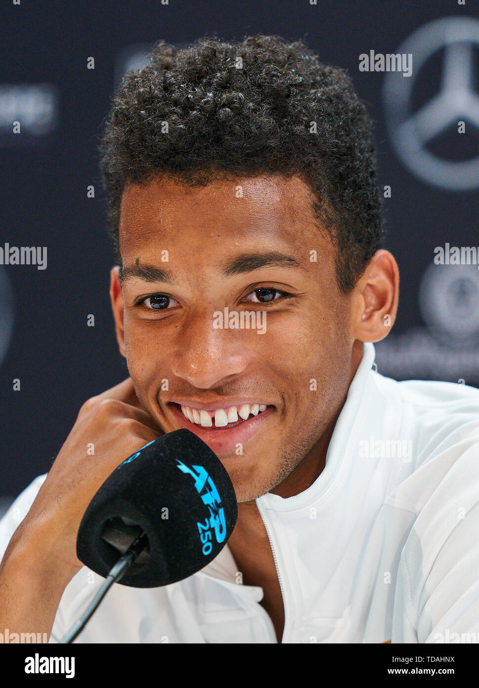Stuttgart, Allemagne. 14 Juin, 2019. Felix AUGER-ALIASSIME (FRA) dans la conférence de presse après son match contre Dustin BROWN (GER) à l'ATP Tennis Mercedes Cup sur l'herbe à Stuttgart, le 14 juin 2019. Felix AUGER-ALIASSIME (FRA) a gagné 7-6, 6-7, 7-6 Crédit : Peter Schatz/Alamy Live News Banque D'Images