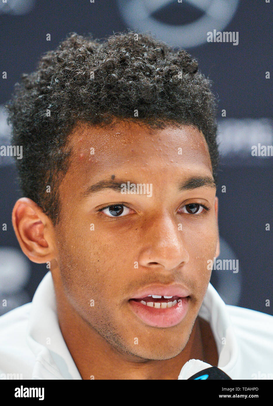 Stuttgart, Allemagne. 14 Juin, 2019. Felix AUGER-ALIASSIME (FRA) dans la conférence de presse après son match contre Dustin BROWN (GER) à l'ATP Tennis Mercedes Cup sur l'herbe à Stuttgart, le 14 juin 2019. Felix AUGER-ALIASSIME (FRA) a gagné 7-6, 6-7, 7-6 Crédit : Peter Schatz/Alamy Live News Banque D'Images