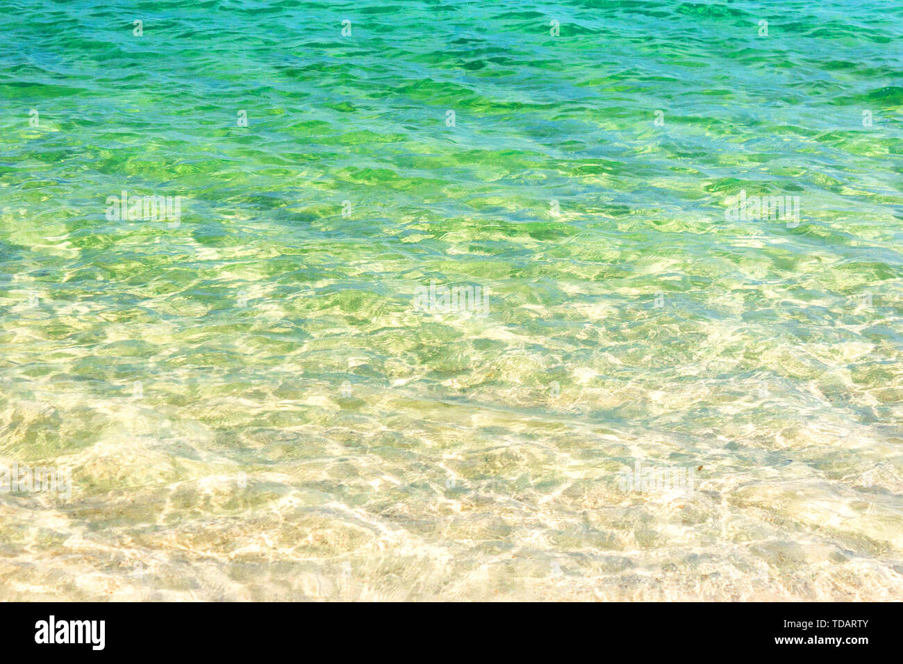 Bleu clair transparent fond de l'eau plage Banque D'Images