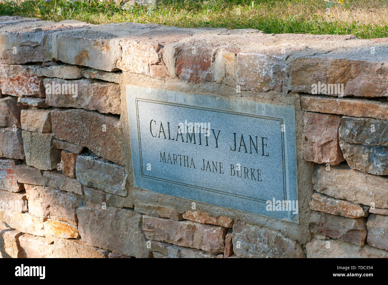 Inscription sur la tombe de Martha Jane Burke (alias Calamity Jane, 1852-1903) dans la région de Mount Moriah Cemetery, le bois mort, dans le Comté de Lawrence, le Dakota du Sud, USA Banque D'Images