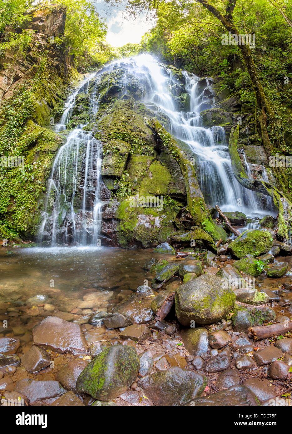 Vue panoramique d'une chute dans la Parc National de Rincon de la Vieja, Costa Rica Banque D'Images