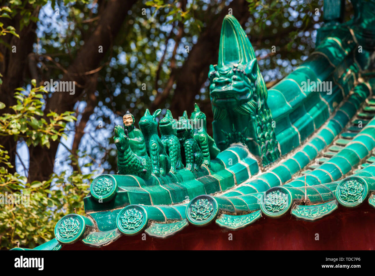 Temple chinois des ornements de toit traditionnel Banque D'Images