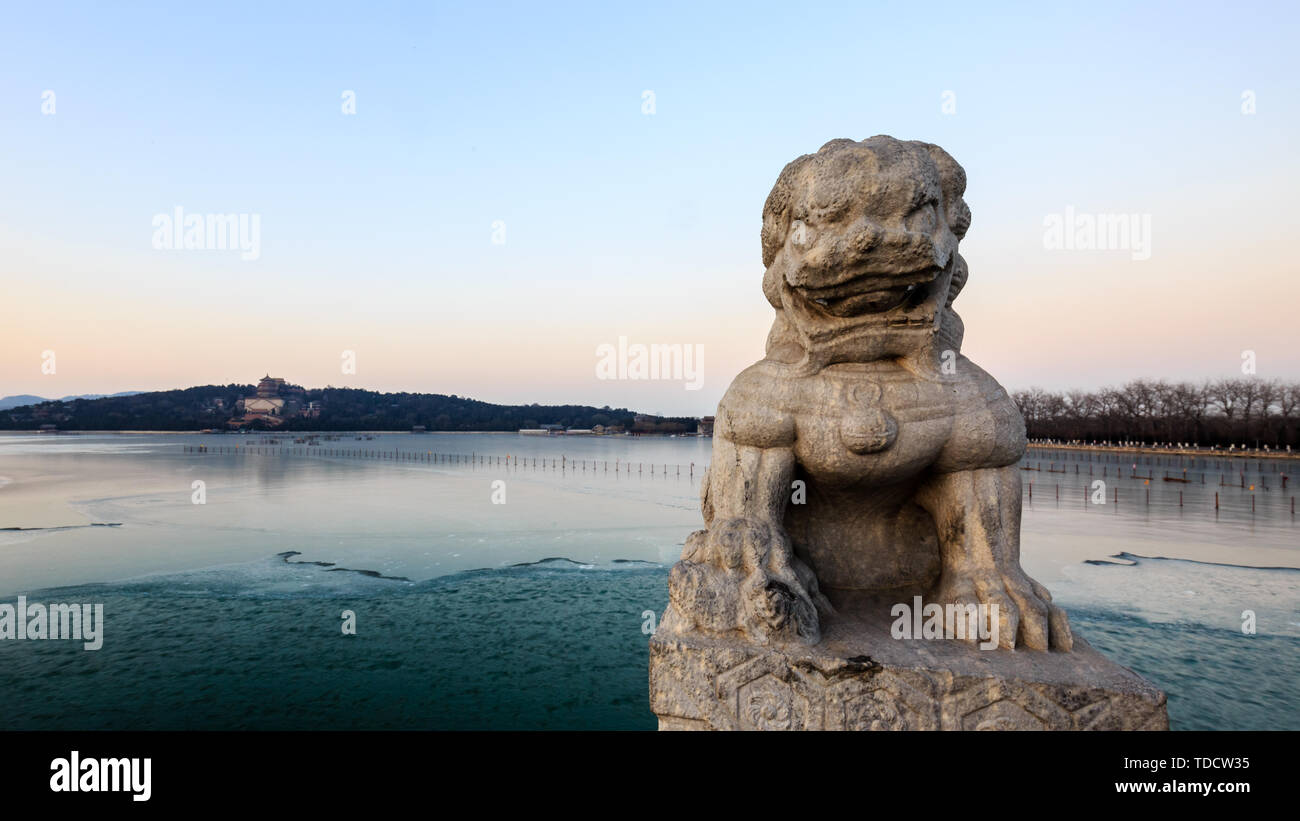 La longévité du Palais d'été - La Montagne Le Lac de Kunming - Bouddha Xiang Pavilion Banque D'Images