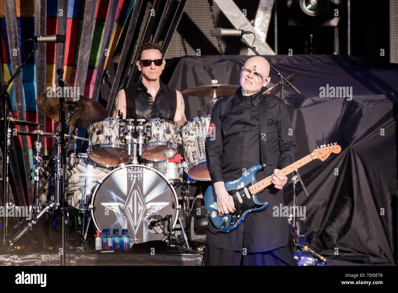 Firenze, Italie. 13 Juin, 2019. Billy Corgan et Jimmy Chamberlin du groupe de rock américain Smashing Pumpkins, en live sur la scène du festival 2019 Roches Firenze à Florence, Italie, l'ouverture de crédit de l'outil : Alessandro Bosio/Pacific Press/Alamy Live News Banque D'Images