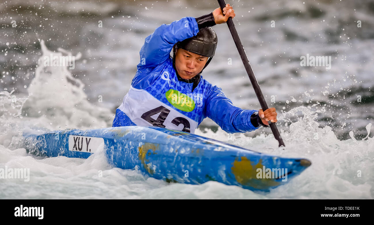 Yanru Xu, de la Chine dans le WK1 Kayak femmes à la 2019 Coupe du monde de slalom en canoë à à Lee Valley White Water Centre, Londres, Royaume-Uni le 15 juin 2019. Photo par Phil Hutchinson. Usage éditorial uniquement, licence requise pour un usage commercial. Aucune utilisation de pari, de jeux ou d'un seul club/ligue/dvd publications. Banque D'Images