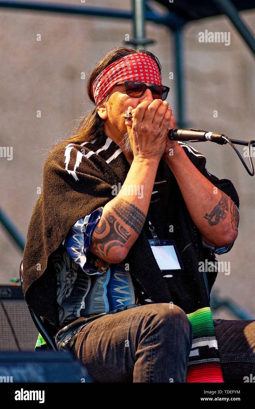 Madrid, Espagne. 14 Juin, 2019. Blues Festival International de Madrid, Corey Harris Duo band concert en Place Colon, Madrid, Espagne. Credit : EnriquePSans/Alamy Live News Banque D'Images