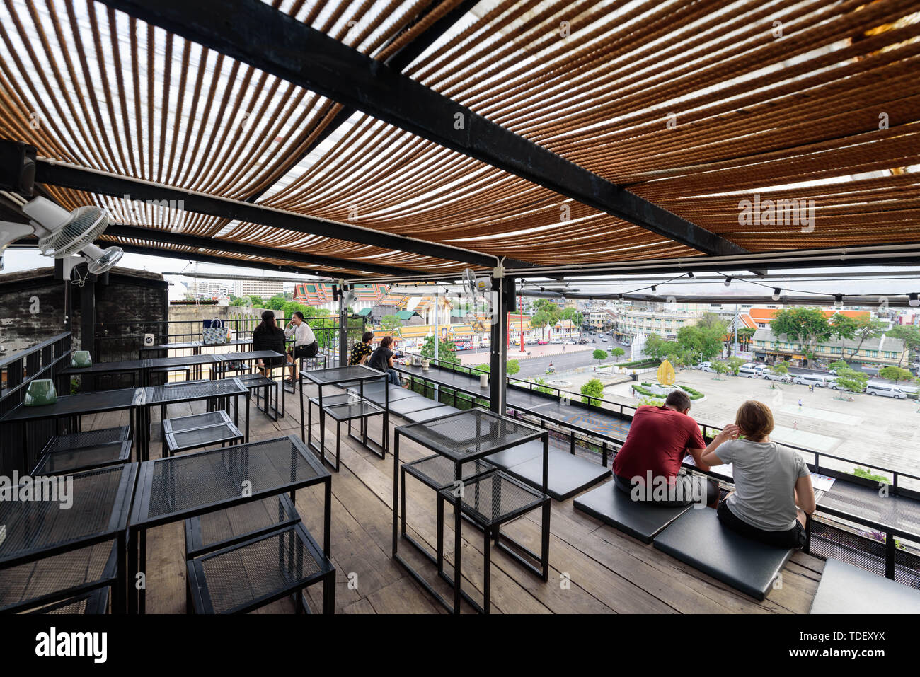 Bangkok , Thaïlande - 14 juin 2019 : Haute vue du bar sur le toit de la barre d'orientation et d'un restaurant à Sao Ching Cha Banque D'Images