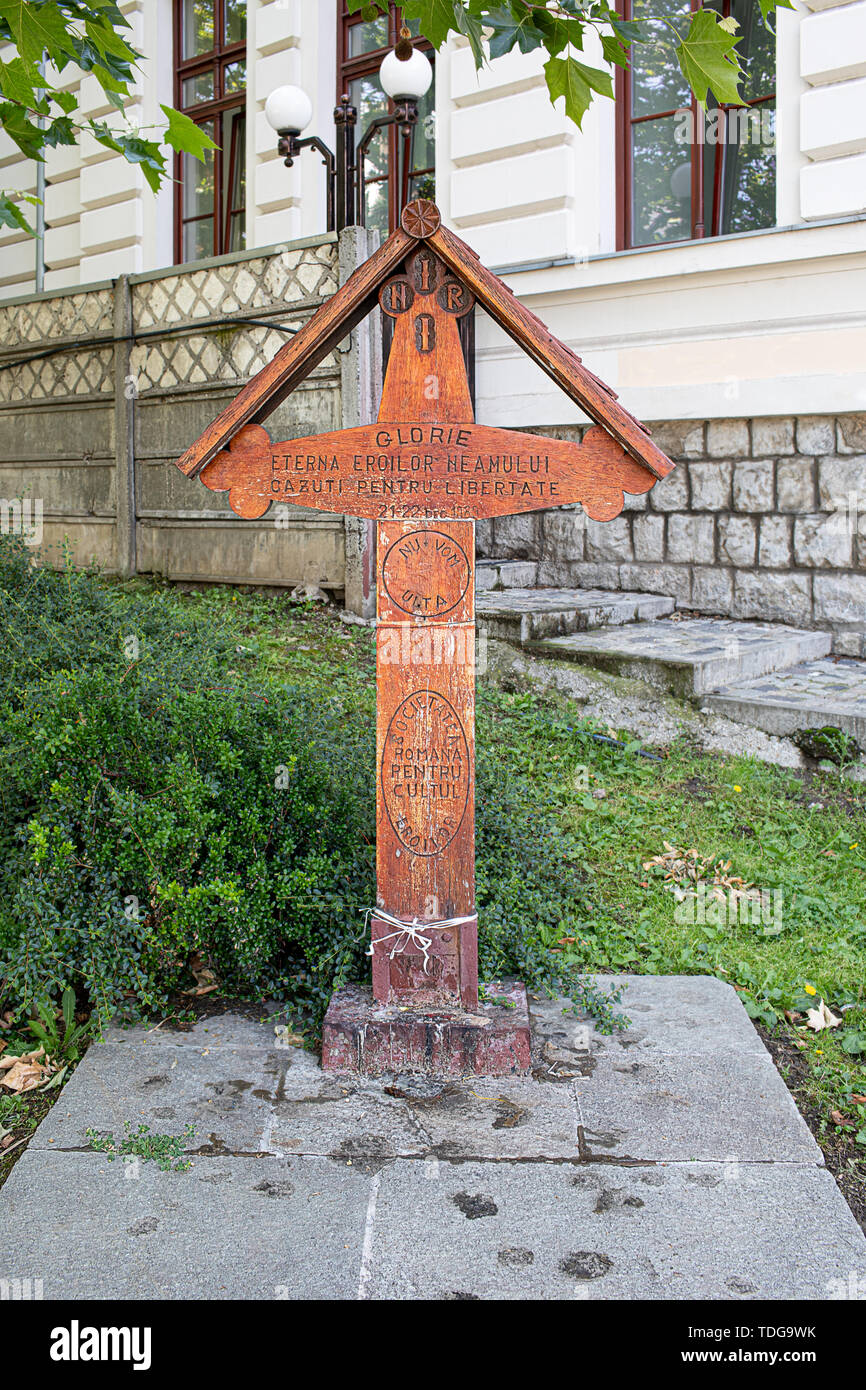 Bucarest, Roumanie - 30 mai 2019 : Cross de l'Université place dédiée aux héros tombés dans la révolution de 1989. Banque D'Images