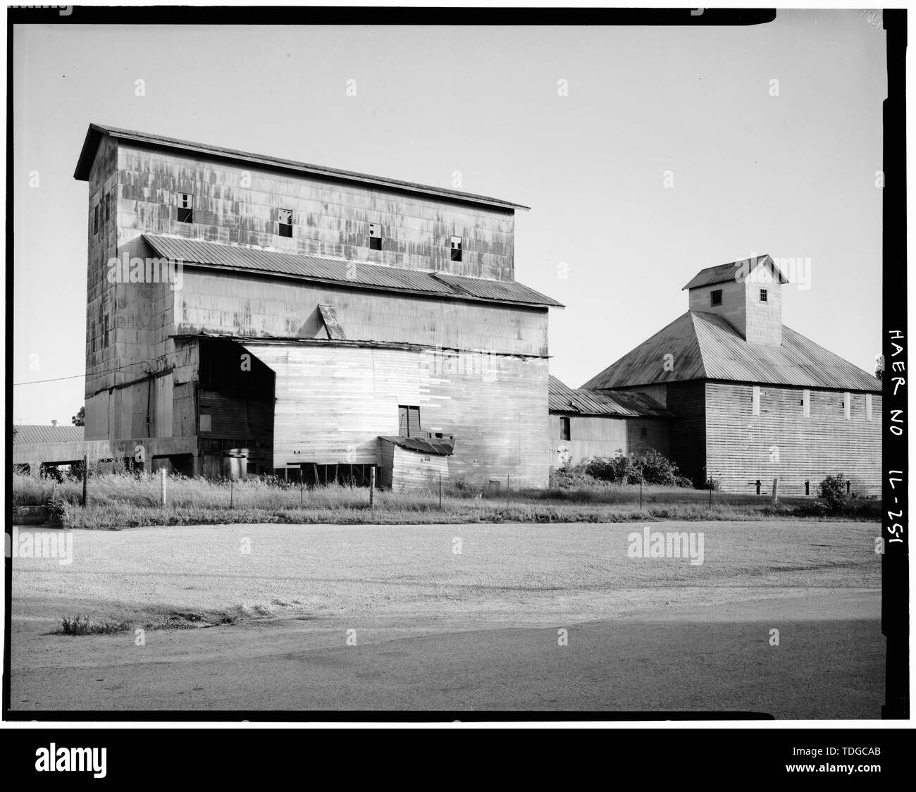 Façade nord de l'élévateur et attenant à la crèche, LE MAÏS DU SUD-OUEST. Photographie par Jet Lowe, HAER, 1986. - L'entrepôt d'armure, Williams Street, Seneca, La Salle County, IL ; Armor, John ; Rulison, Nelson ; Griswold, Guyc ; Hogan, Martin J ; Dunn, John R ; Neilson, Howard, Michael Byrne ; Banque D'Images