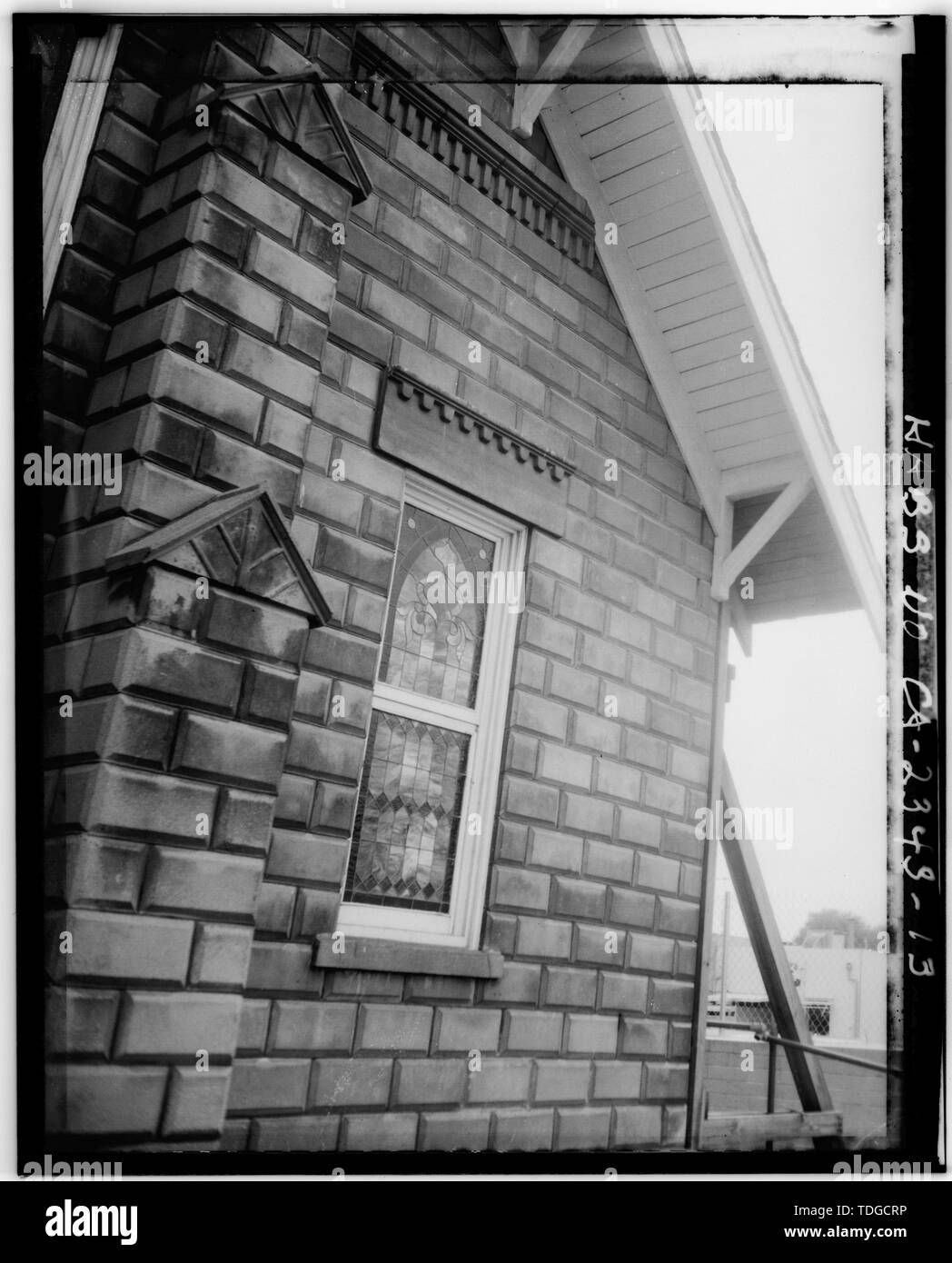 Côté nord, Fenêtre et étayer le détail, WEST END - Première Église du Nazaréen de l'Ontario, C'est 126 Street, Ontario, comté de San Bernardino, CA Banque D'Images