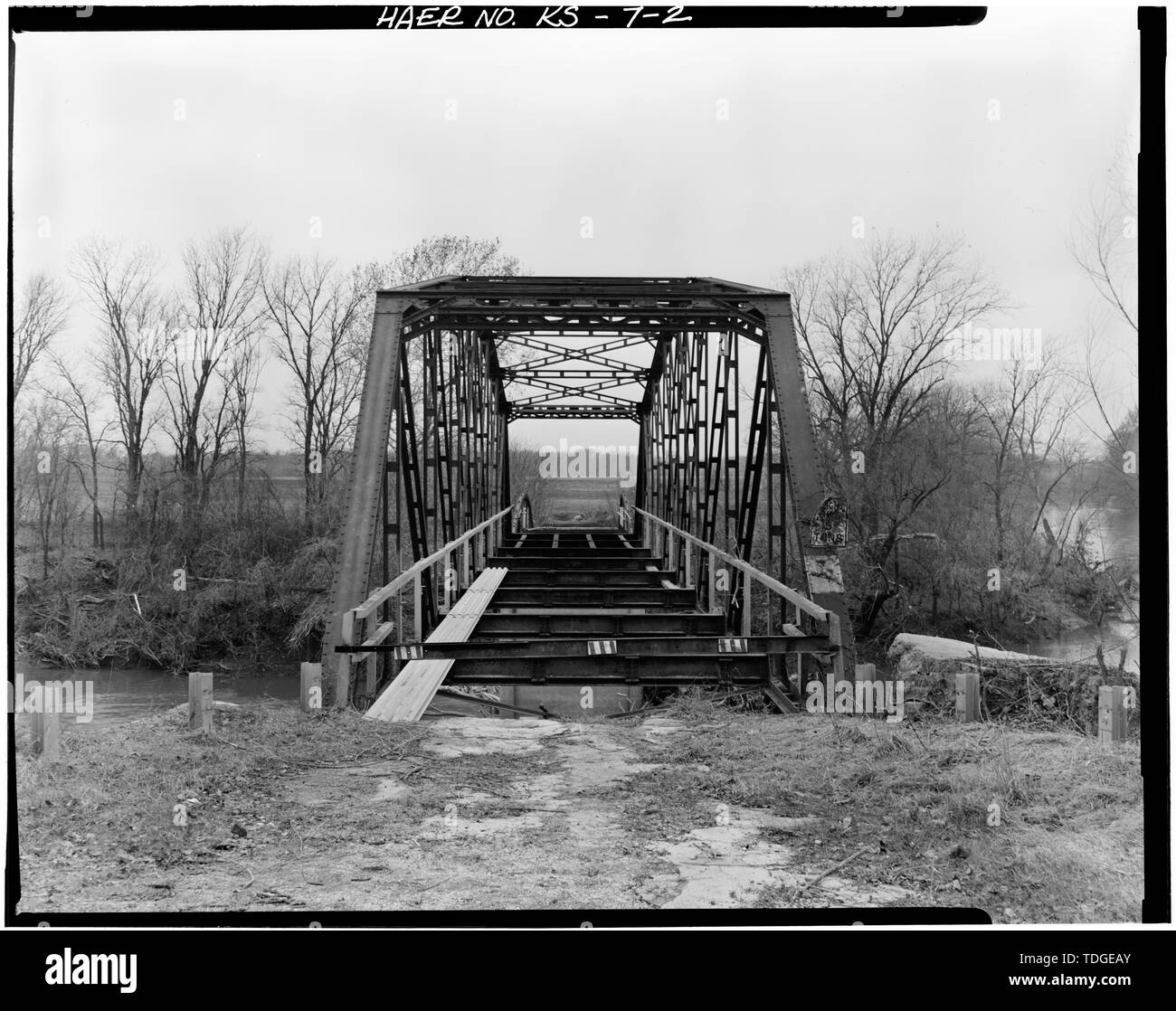 Extrémité nord-est de CAMELBACK - Truss Bridge Parker, enjambant la rivière vert-de 1,5 milles au sud-est de Coffeyville, Coffeyville, comté de Montgomery, KS ; Société du pont de fer forgé ; Farnsworth, Edwin I ; Fer à repasser ; entreprise Phoenix Reeves, S J Banque D'Images