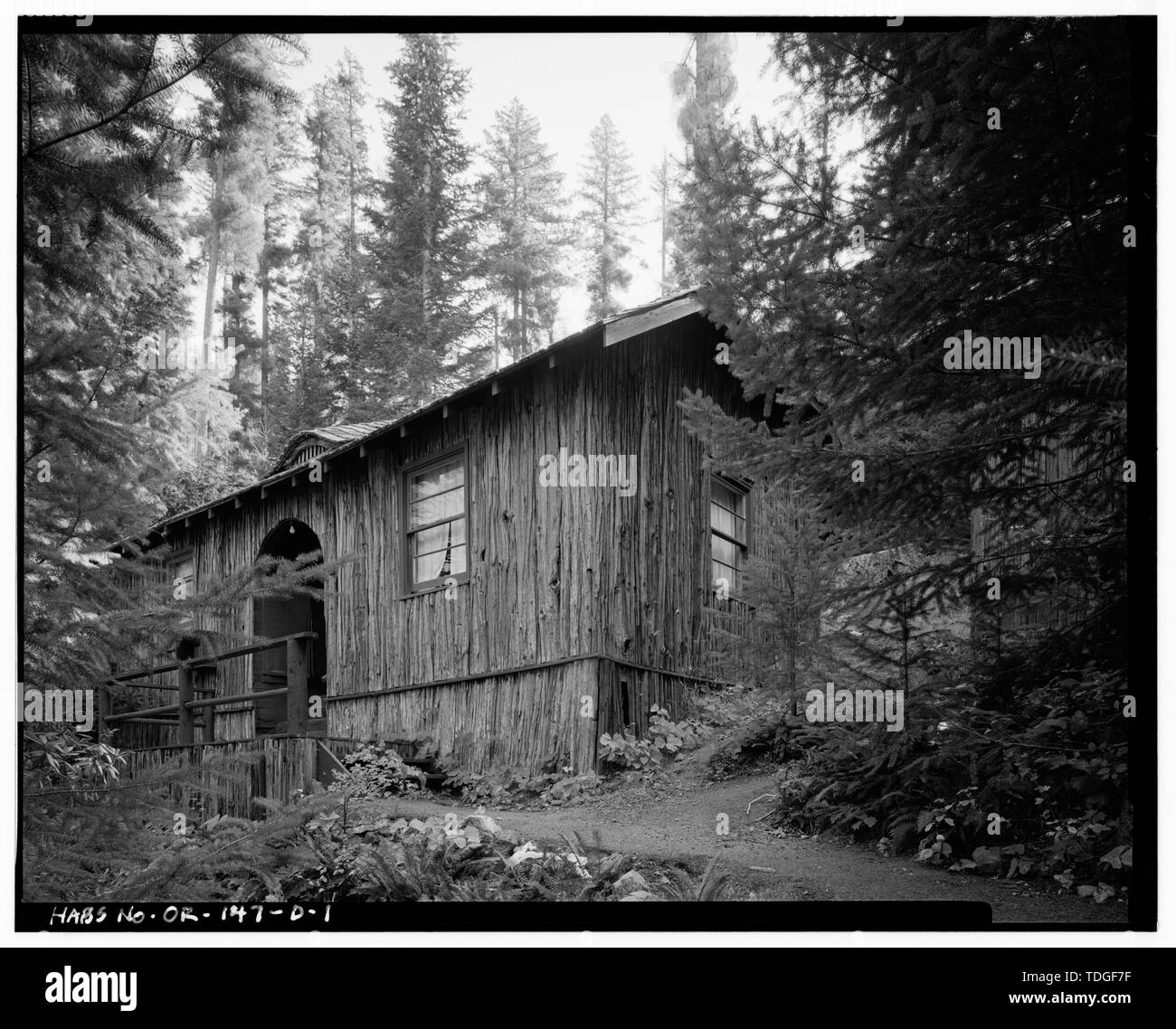 Côté nord-est, à au sud-ouest de l'Oregon - Concession Grottes, Chalets Chalet No. 41-42, route de l'Oregon 46, Cave Junction, Josephine County, ou Banque D'Images