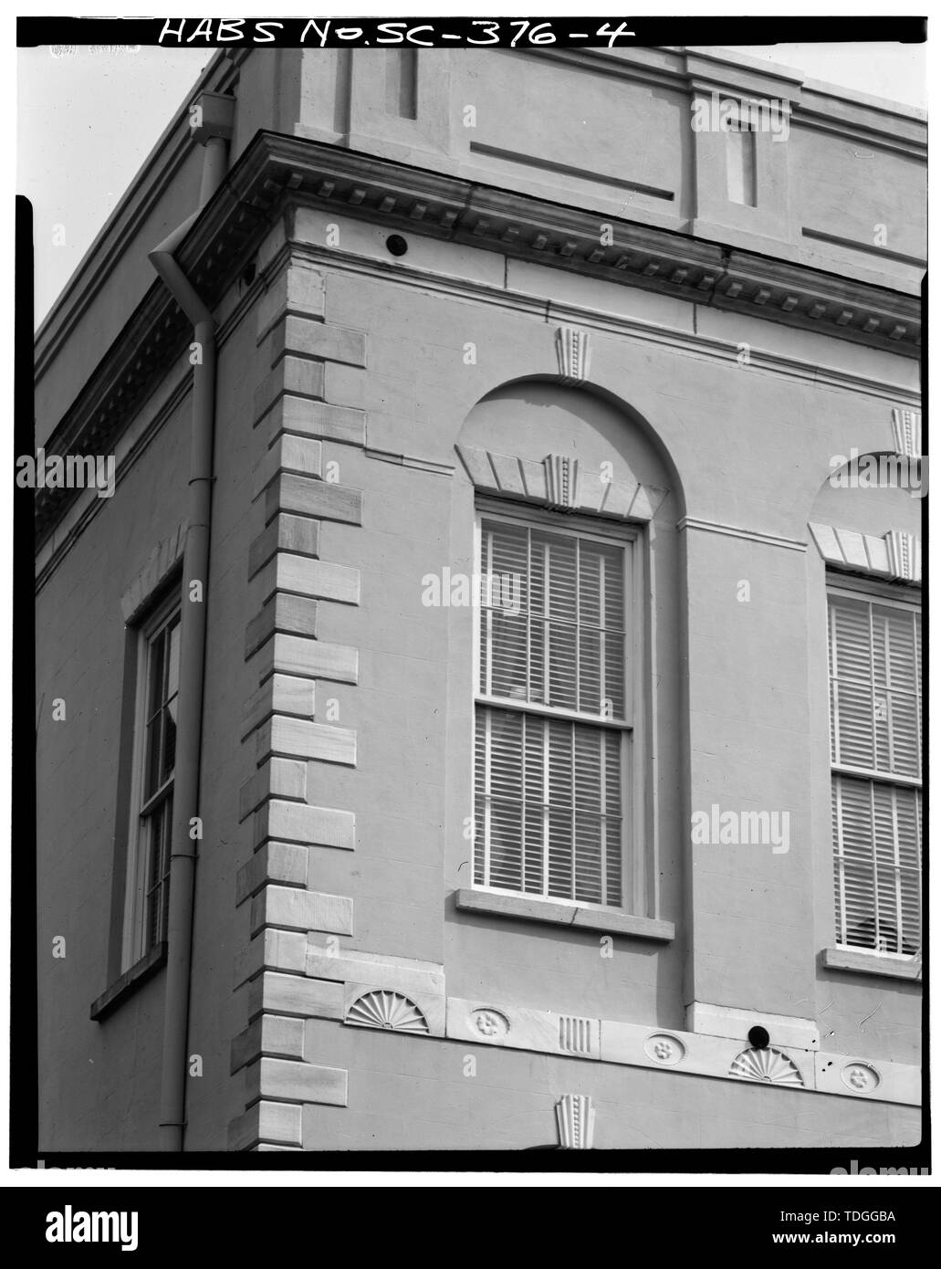 Détail du COIN NORD-OUEST, 2E ÉTAGE - Bank of the United States, 80 Broad Street, Charleston, Charleston County, SC ; Marigault, Gabriel ; Gordon, Andrew ; Reichardt, Charles F ; Courtenay, William A ; Lee, Thomas ; Lafayette, Marquis de ; :, Virginie B, émetteur ; Prix, Virginie B, émetteur Banque D'Images