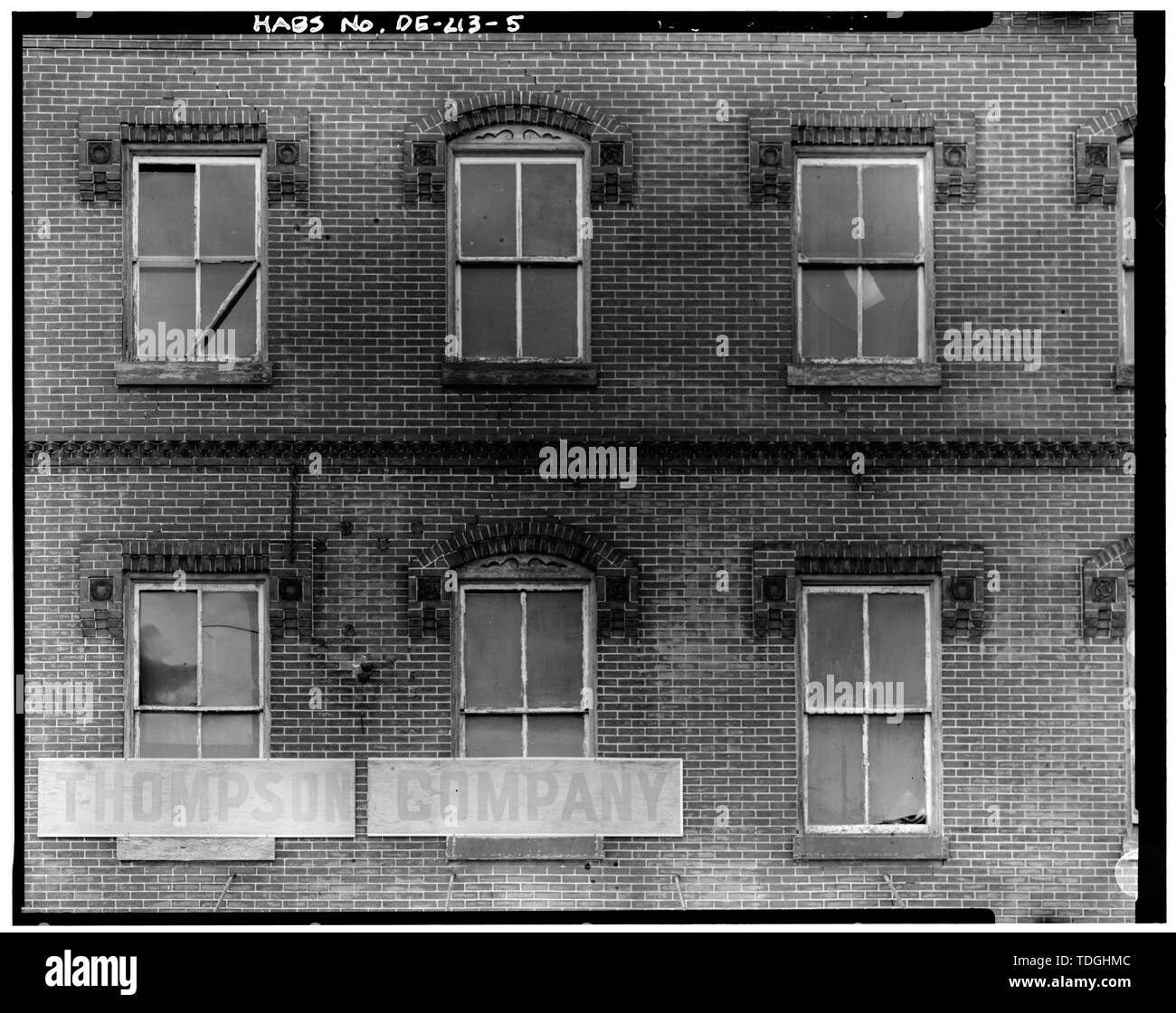 Côté nord-ouest, deuxième et troisième étages, FENESTRATION ET Phillips-Thompson DÉTAILS DE MAÇONNERIE - Bâtiment, 200-206 East Fourth Street, Wilmington, New Castle Comté, DE Banque D'Images