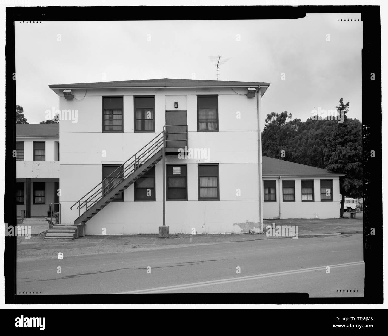 Au nord-est, nord-ouest de l'avant fin - Mare Island Naval Shipyard, maison de gardien et des casernes, Railroad Avenue, près de dix-huitième rue, Vallejo, comté de Solano, CA Banque D'Images