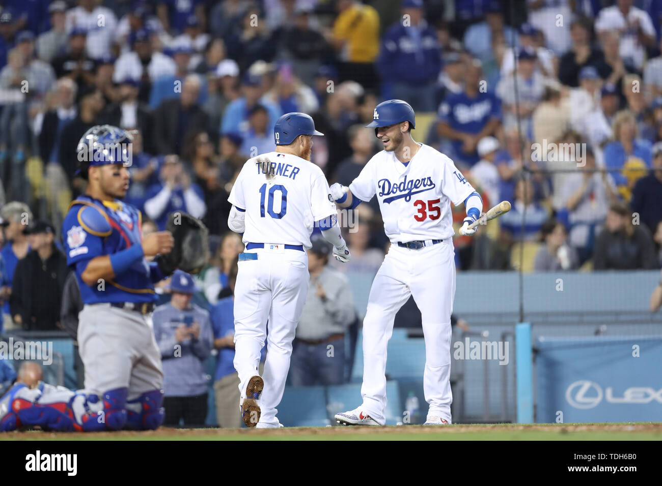 Los Angeles, CA, USA. 14 Juin, 2019. Pendant le jeu entre les Cubs de Chicago et les Dodgers de Los Angeles au Dodger Stadium à Los Angeles, CA. (Photo de Peter Renner and Co) Credit : csm/Alamy Live News Banque D'Images
