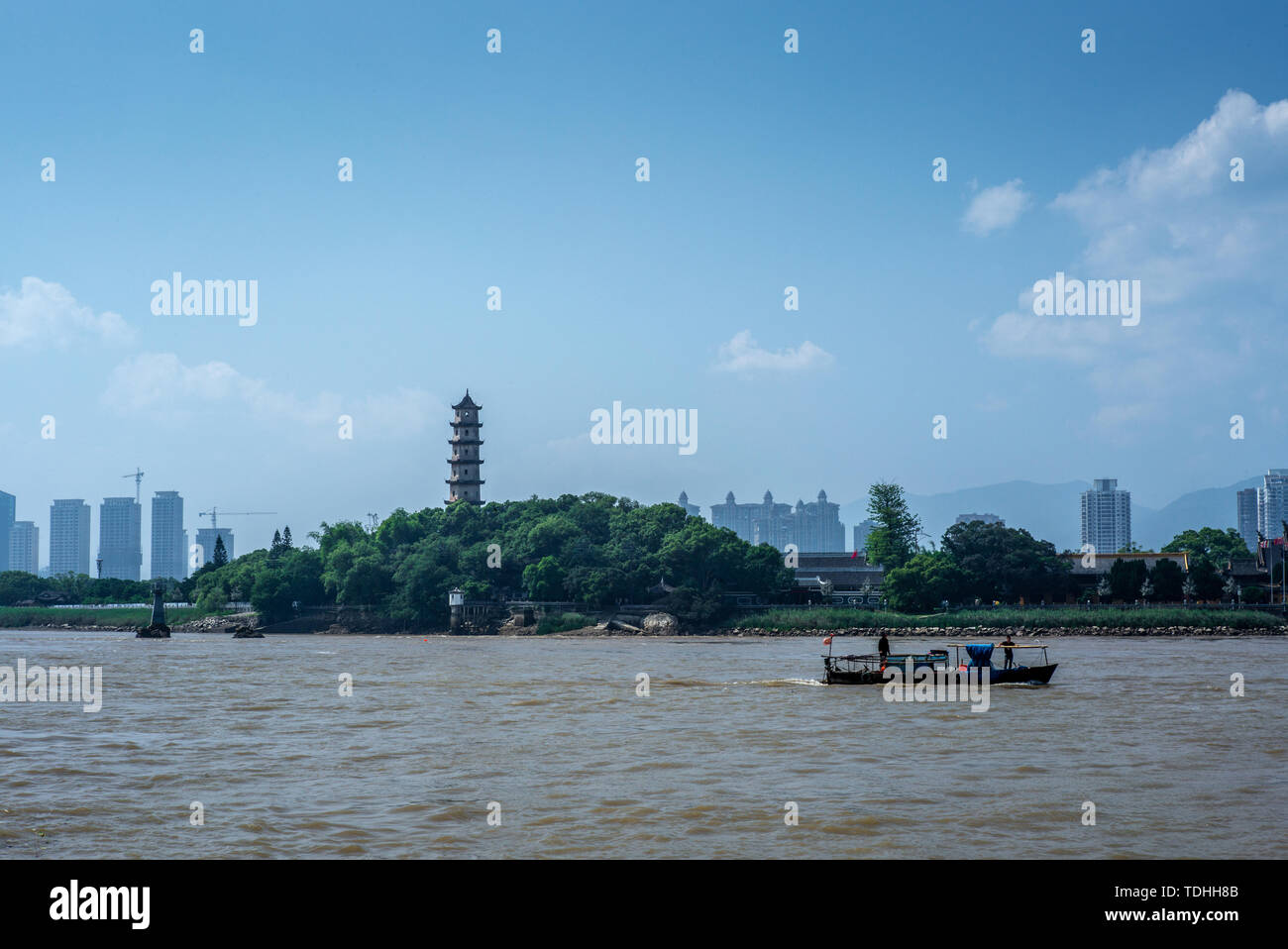 Vue de la Pagode de l'Ouest sur l'île Jiangxin à Wenzhou en Chine - 2 Banque D'Images