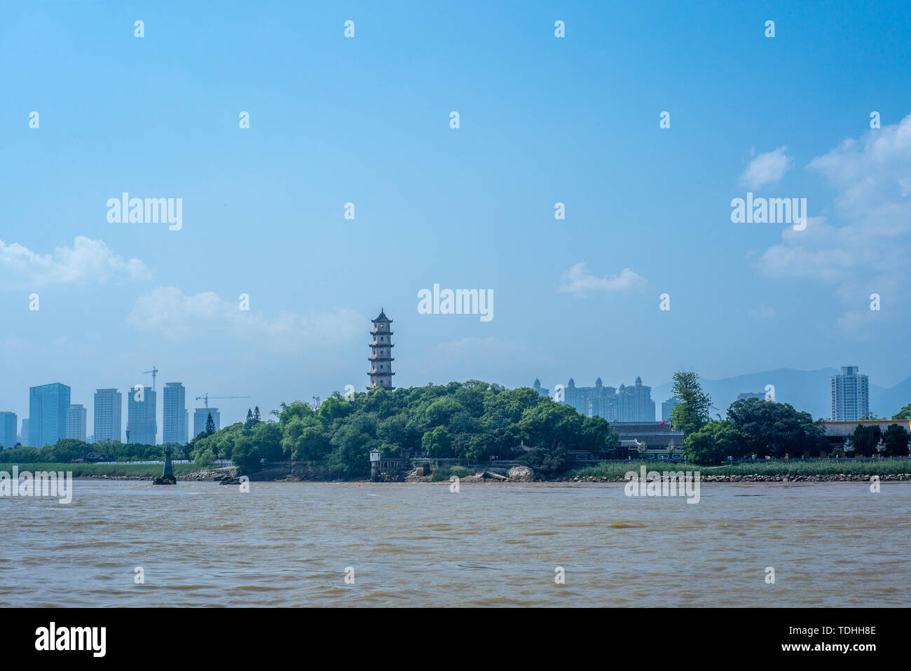 Vue de la Pagode de l'Ouest sur l'île Jiangxin à Wenzhou en Chine - 3 Banque D'Images