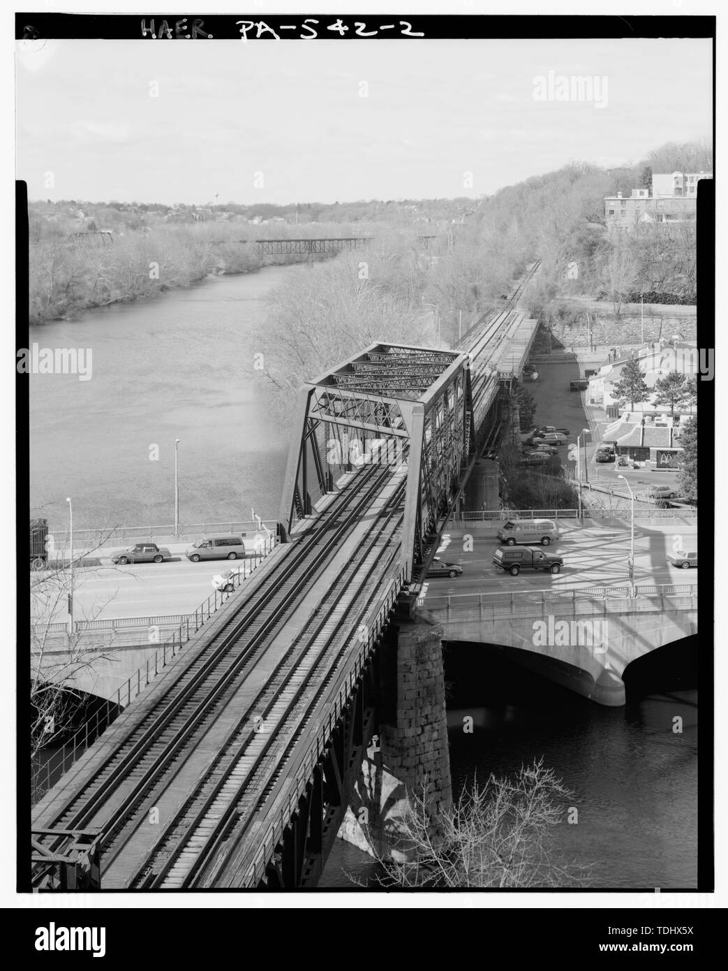 Vue d'ensemble, à l'ouest de Bluff. - Central Railroad of New Jersey, Lehigh River Bridge à Easton, enjambant la rivière Lehigh Third Street, Easton, Northampton Comté, PA ; Scheidl, Charles ; Phoenix Bridge Company ; Lehigh and Susquehanna Railroad ; Central Railroad of New Jersey ; Lehigh Valley Railroad ; Norfolk Southern Railroad ; Black River and Western Railroad ; DeLony, Eric N, gérant de projet, Pennsylvania Historical and Museum Commission, répondant ; Consolidated Rail Corporation (Conrail), répondant ; Spivey, Justin M, historien ; Elliott, Joseph E, B, photographe Banque D'Images