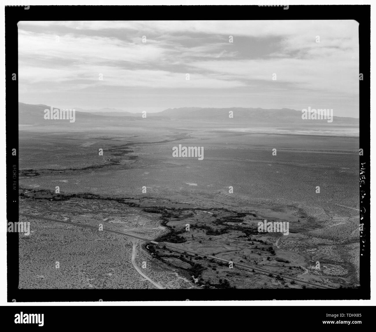 Au-dessus de la VALLÉE DE LA RIVIÈRE OWENS LAKE CROWLEY - Aqueduc de Los Angeles, de Lee Vining (Mammoth Lakes) à Van Norman complexe du réservoir (San Fernando Valley), Los Angeles, Los Angeles County, CA Banque D'Images