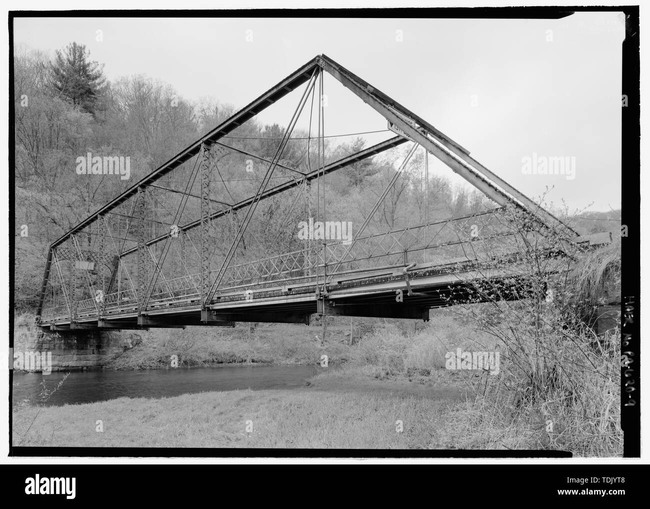 Vue oblique 300. À la SW DE complet de la poutrelle. - River Road Bridge, enjambant le ruisseau de printemps au printemps Creek Township, Hallton, Elk County, PA ; Pratt, Thomas ; Pratt, Caleb, Croteau, Todd, gérant de projet, Christianson, Justine, émetteur ; Pennsylvania Department of Transportation (PENNDOT), répondant ; Georgia Historical and Museum Commission, répondant ; Vidutis, Richard, historien ; Lowe, Jet, photographe Banque D'Images