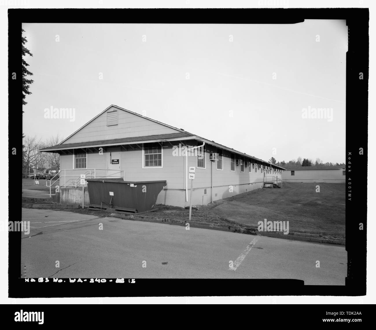 Quartiers des officiers (A6), à l'OUEST ET AU SUD D'ÉLÉVATIONS, À AU NORD-EST - Hôpital Général Barnes, East Quatrième Boulevard ordinaire et O Street, Vancouver, comté de Clark, WA ; Département des affaires des anciens combattants ; Jackson-Retondo, Elaine, émetteur ; Avery, Christy, émetteur Banque D'Images