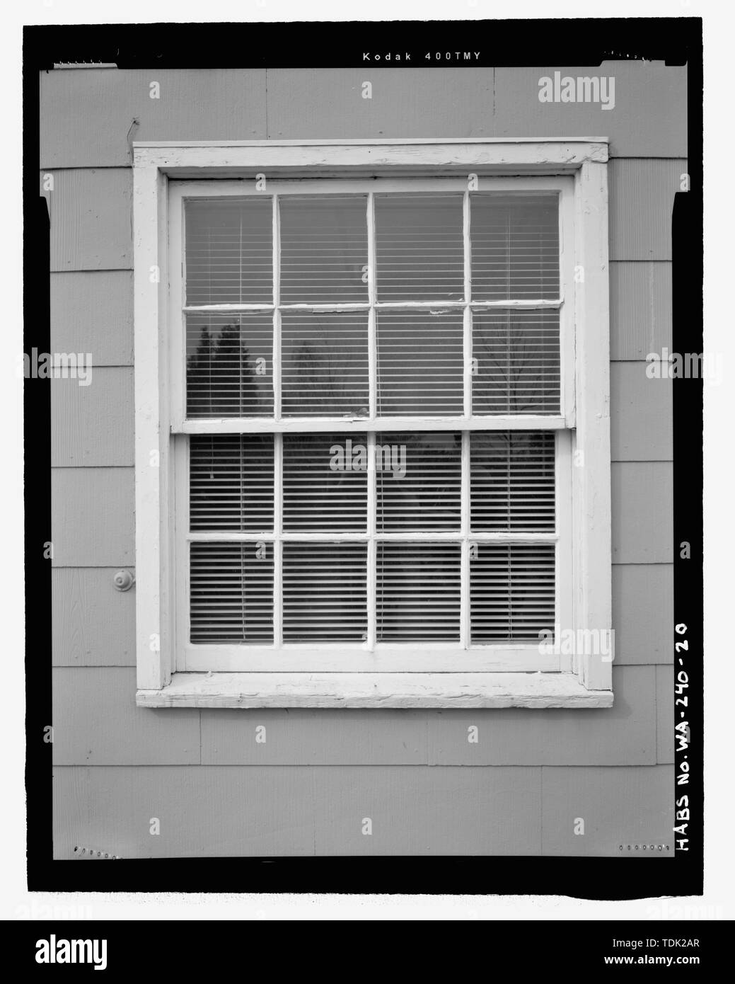 Quartiers des officiers et MESS (A8), détail de la fenêtre à l'élévation est, à l'ouest de l'Hôpital Général - Barnes, East Quatrième Boulevard ordinaire et O Street, Vancouver, comté de Clark, WA ; Département des affaires des anciens combattants ; Jackson-Retondo, Elaine, émetteur ; Avery, Christy, émetteur Banque D'Images