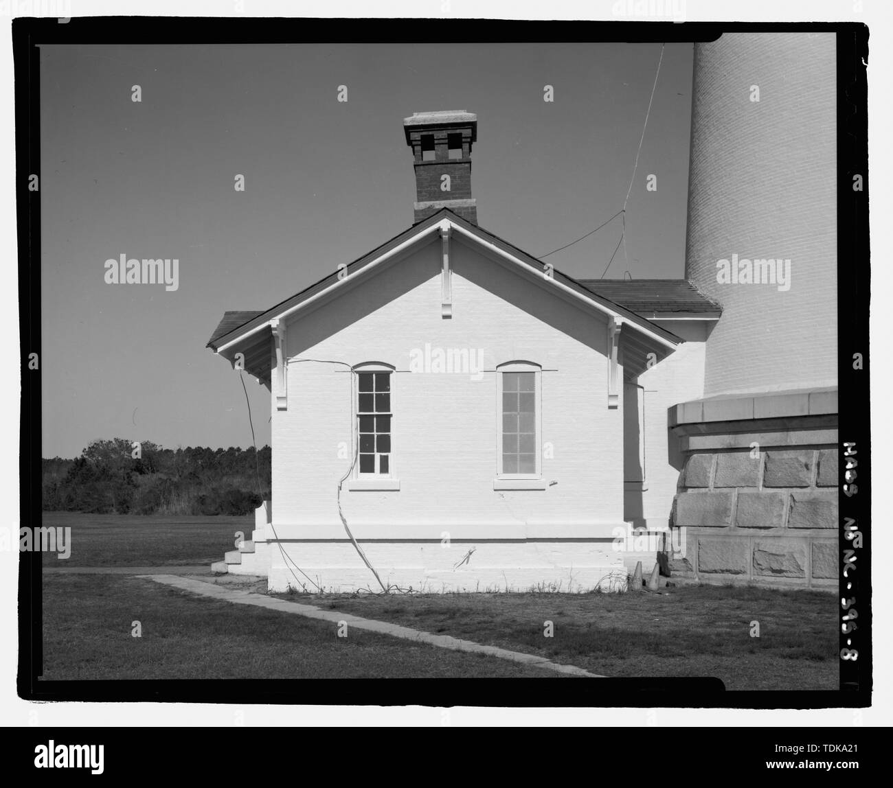 Chambre d'huile, élévation latérale, vue vers le nord-nord-ouest. - Bodie Island Light Station, près de l'autoroute 12, Nags Head, Dare County, NC Banque D'Images