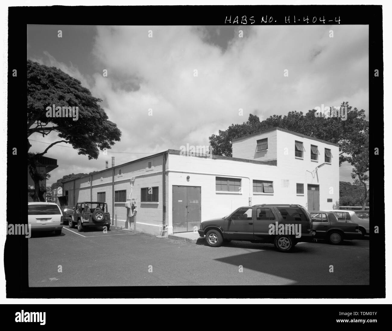 Vue oblique du côté nord-ouest et sud-ouest et. - Base navale américaine, Pearl Harbor, chaufferie et chambre froide, les bouchers boutique et magasins à sec, au sud du bâtiment Avenue, près de la rue Salvor, Pearl City, comté de Honolulu, HI Banque D'Images