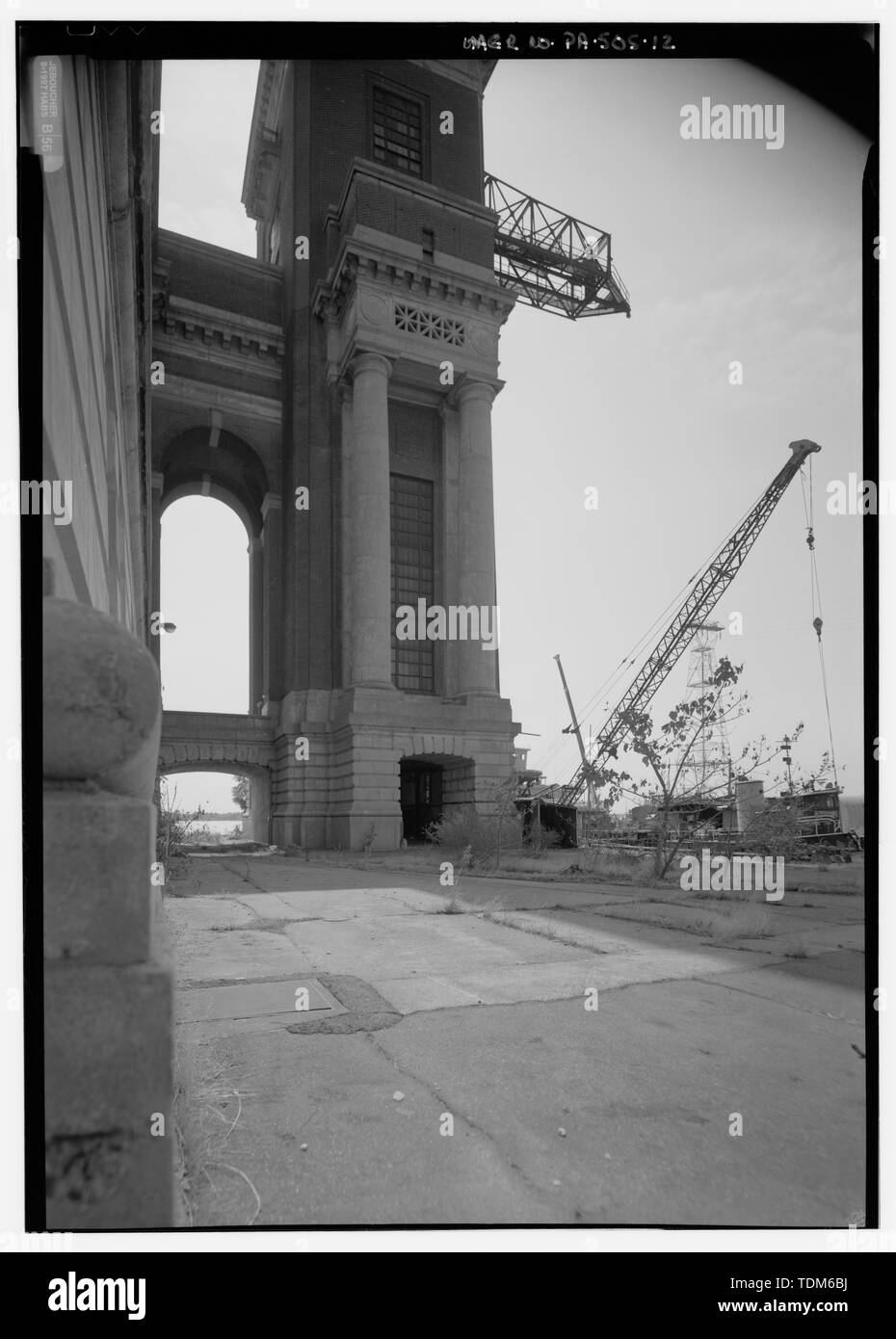 Vue EN PERSPECTIVE DU CHARBON LA TOUR Numéro 1, À LA RECHERCHE DE L'OCCIDENT - comté de Delaware Electric Company, la gare de Chester, le Delaware River à l'extrémité sud de Ward Street, Chester, comté de Delaware, PA ; Windrim, John ; Eglin, William C, L ; comté de Delaware Electric Company ; Philadelphia Electric Company ; le PECO Energy Company ; la construction et l'entreprise contractante Chester ; Babcock et Wilcox Company ; General Electric Company ; gaz ; Compagnie d'amélioration de l'Westinghouse Electric Company ; Keystone Construction Company ; faire face, Joshua Morris ; Béton Turner Steel Company ; Lavoie, Catherine C, gérant de projet, Arzola, Banque D'Images