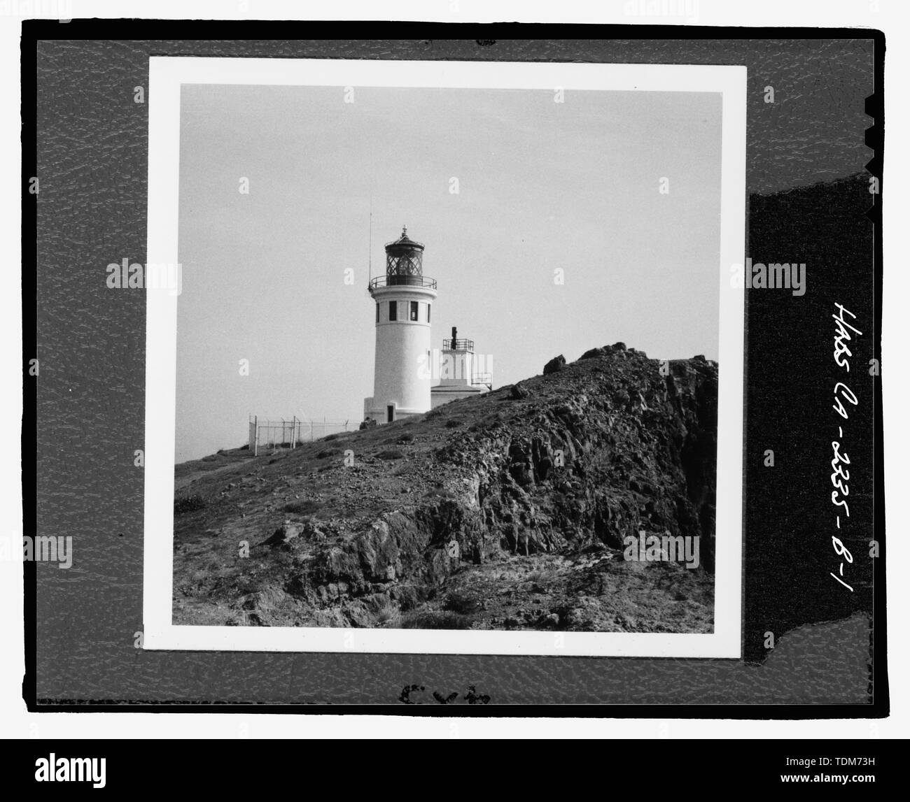 Vue en perspective de la tour du phare et corne de brume - Anacapa Island Light, Light, Tour de l'île East Anacapa, Ventura, Ventura County, CA Banque D'Images