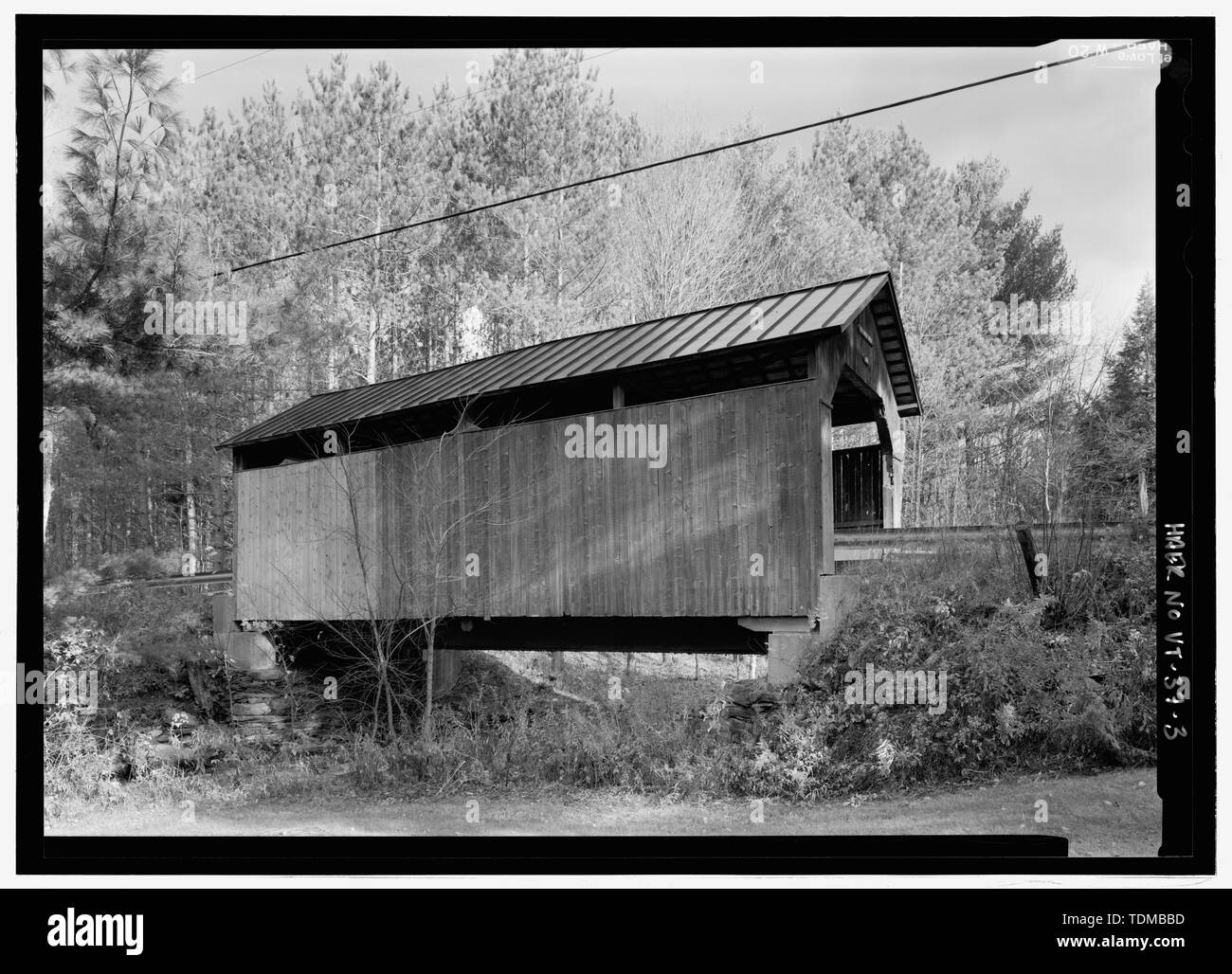 PERSPECTIVE DE L'OUEST. - Pine Brook Bridge, enjambant Pine Brook sur la Route 3, ville Fayston, comté de Washington, VT ; Graton, Milton, Vermont Sites historiques ; Direction Christianson, Justine, émetteur ; Federal Highway Administration, répondant ; Marston, Christopher, gérant de projet, Federal Highway Administration, répondant ; Marston, Christopher, gérant de projet, Christianson, Justine, émetteur Banque D'Images