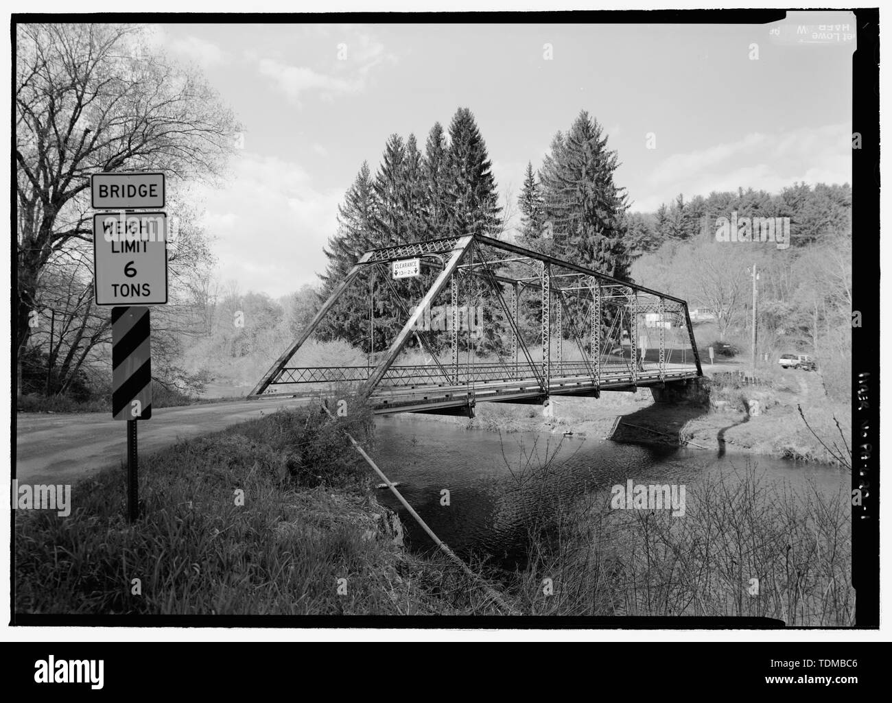 À LA PERSPECTIVE NE AVEC LE CONTEXTE DU SITE. - River Road Bridge, enjambant le ruisseau de printemps au printemps Creek Township, Hallton, Elk County, PA ; Pratt, Thomas ; Pratt, Caleb, Croteau, Todd, gérant de projet, Christianson, Justine, émetteur ; Pennsylvania Department of Transportation (PENNDOT), répondant ; Georgia Historical and Museum Commission, répondant ; Vidutis, Richard, historien ; Lowe, Jet, photographe Banque D'Images